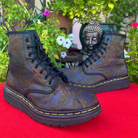 Dr. Martens Shoes - 🏴 RARE Blue Floral Tapestry Dr. Martens Brocade Boots UK 7